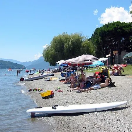 Lejlighed Sleeps 4 Pool Air Con Pianello Del Lario